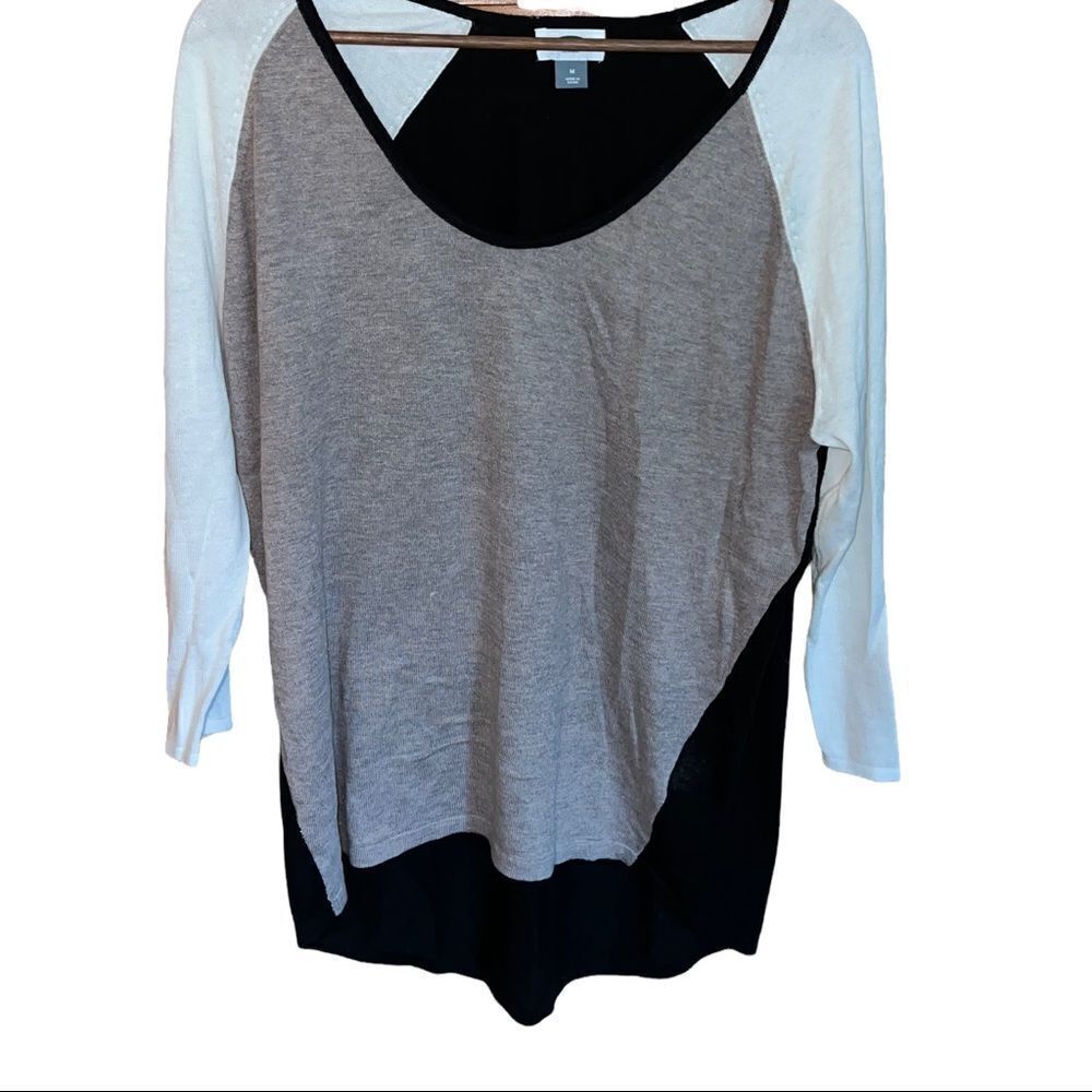 Old Navy High low light weight long sleeved sweater with‎ scoop neck size medium